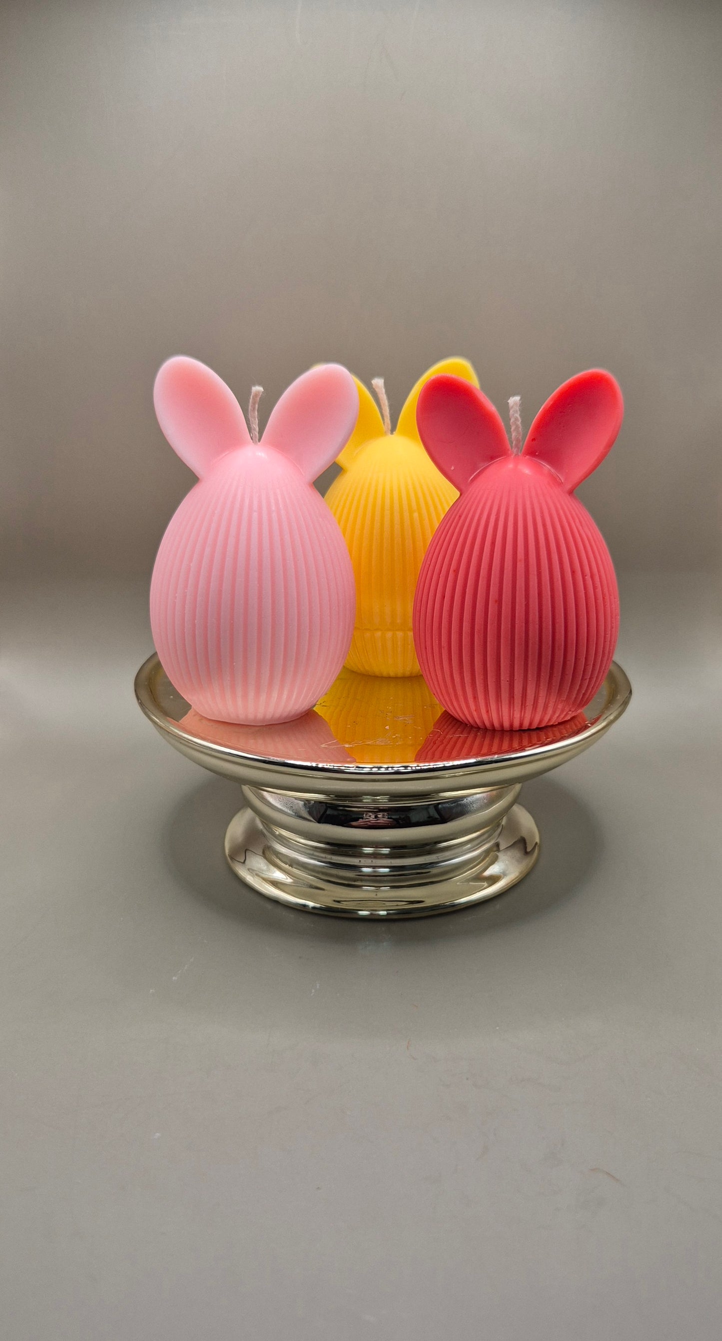 Minimal Bunny Egg Candle